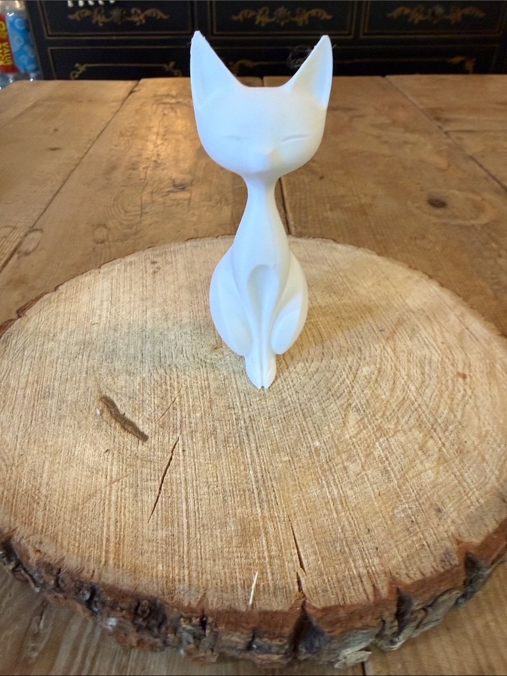Minimalist White Ceramic Cat Sculpture - Elegant Home Accent